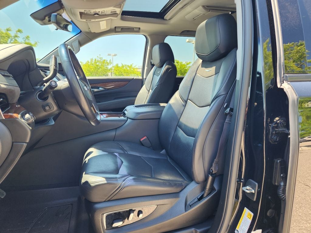 2020 Cadillac Escalade — detail view