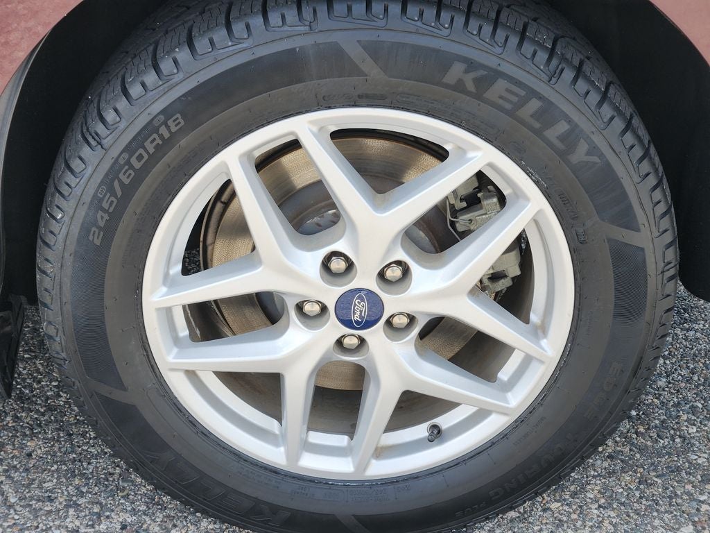 2021 Ford Edge — detail view